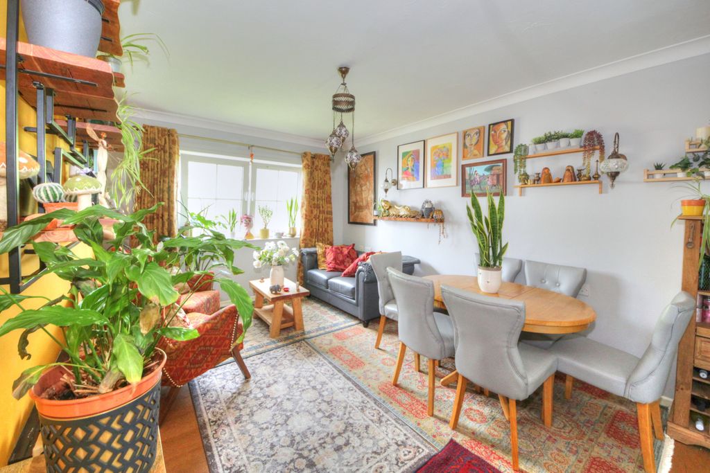 Property photo 2 of 21 Gallery