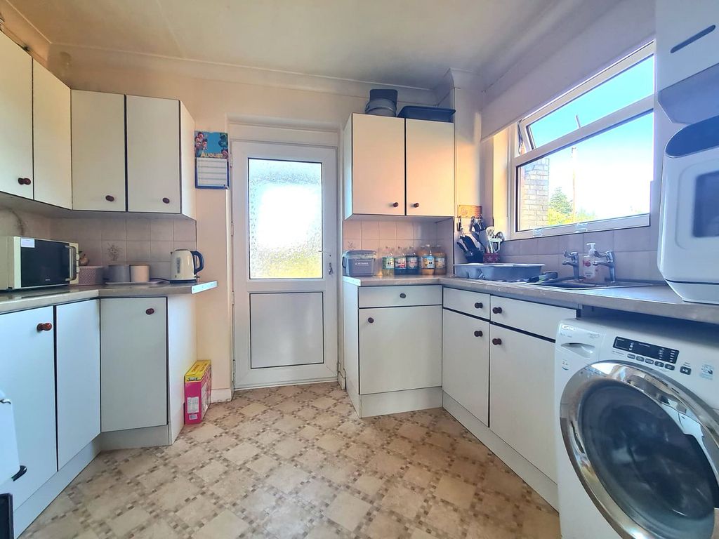 Property photo 3 of 10 Picture No. 05