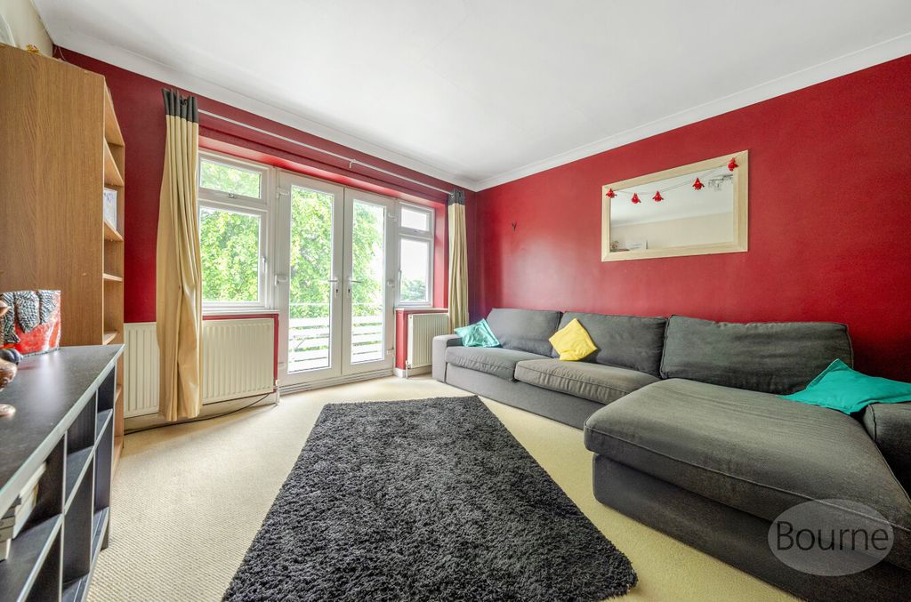 Property photo 2 of 18 B1037985-026E-46c...