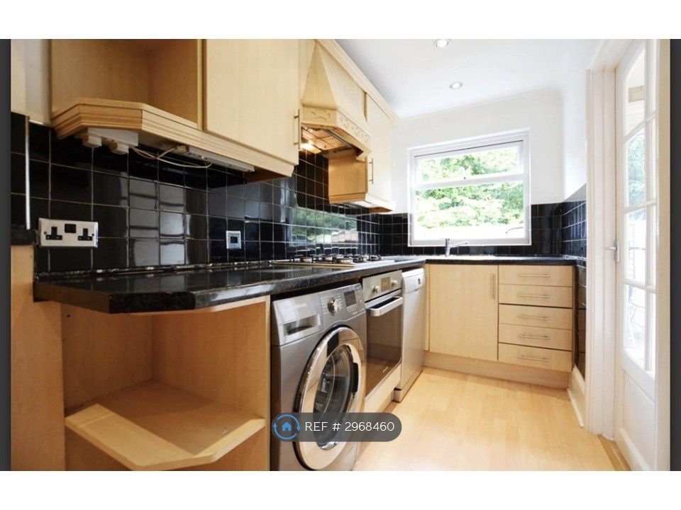 Property photo 3 of 5 Kitchen