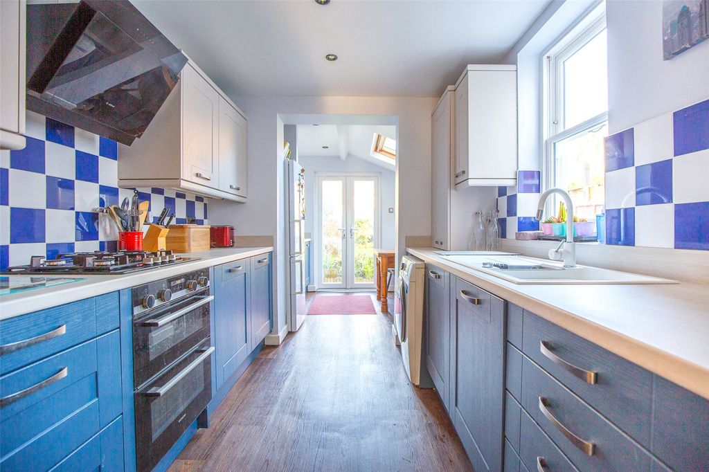 Property photo 2 of 21 Picture No. 10