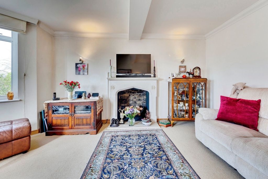 Property photo 3 of 20