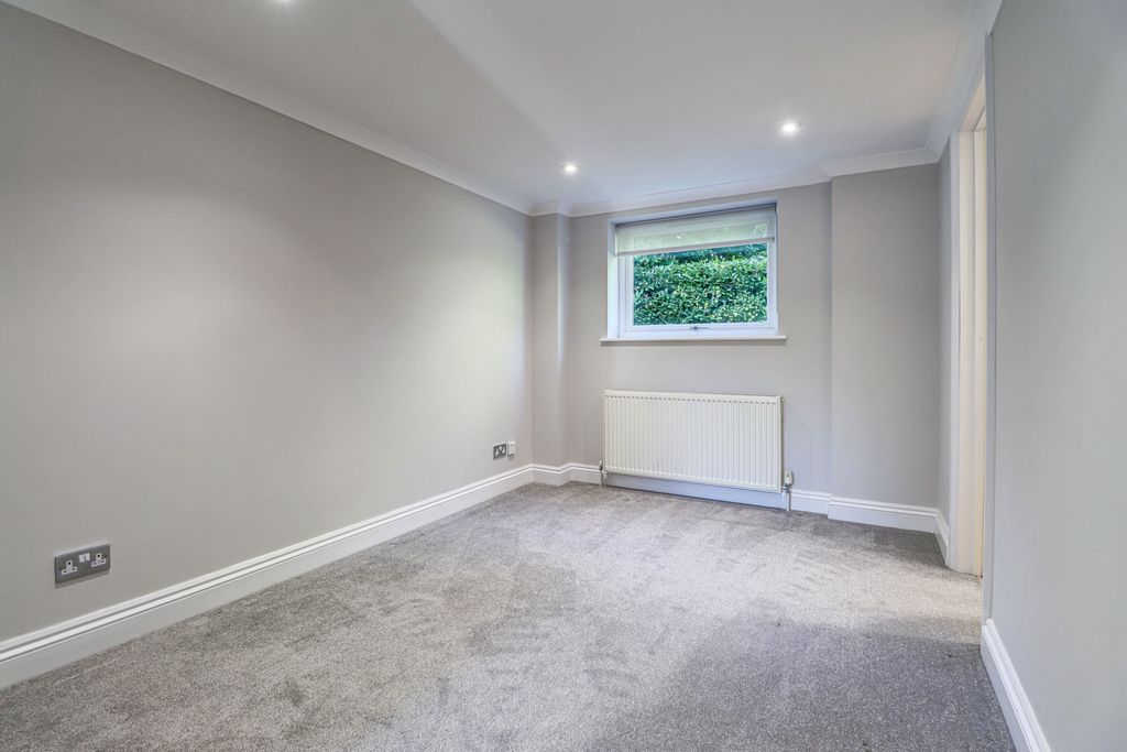 Additional image 12 of 3 bed terraced house for saleOld Rectory Close, Harpenden AL5