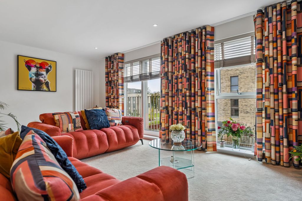 Property photo 3 of 35