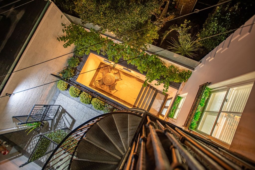 Property photo 3 of 19 Nel Bf Courtyard