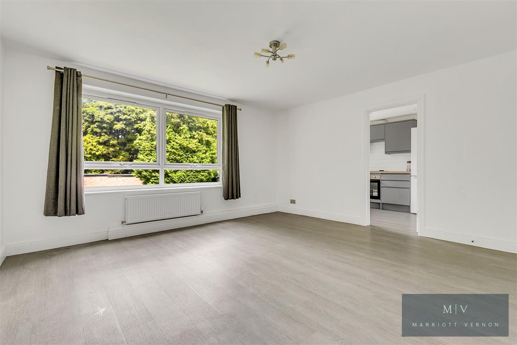Property photo 3 of 11 Westleigh Court 3 MV-5.Jpg