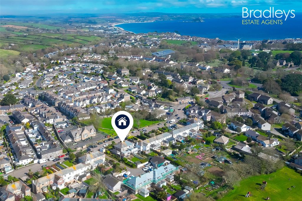 Property photo 2 of 24 Picture No. 02