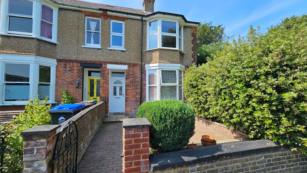 Property photo 1 of 32