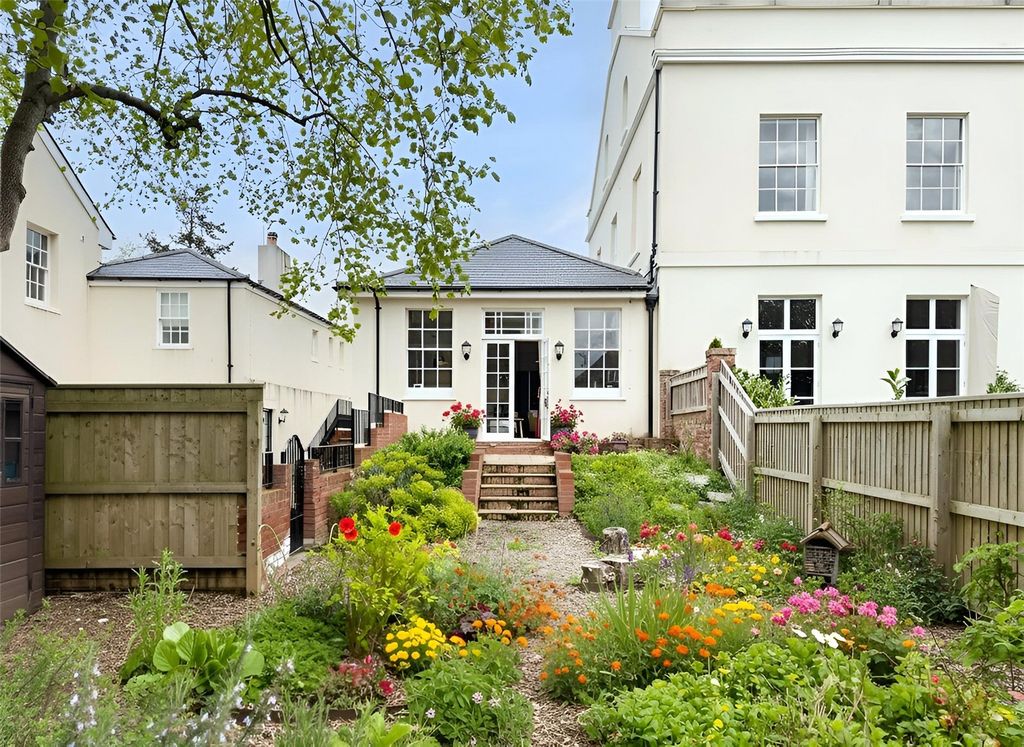 Property photo 1 of 9 Garden