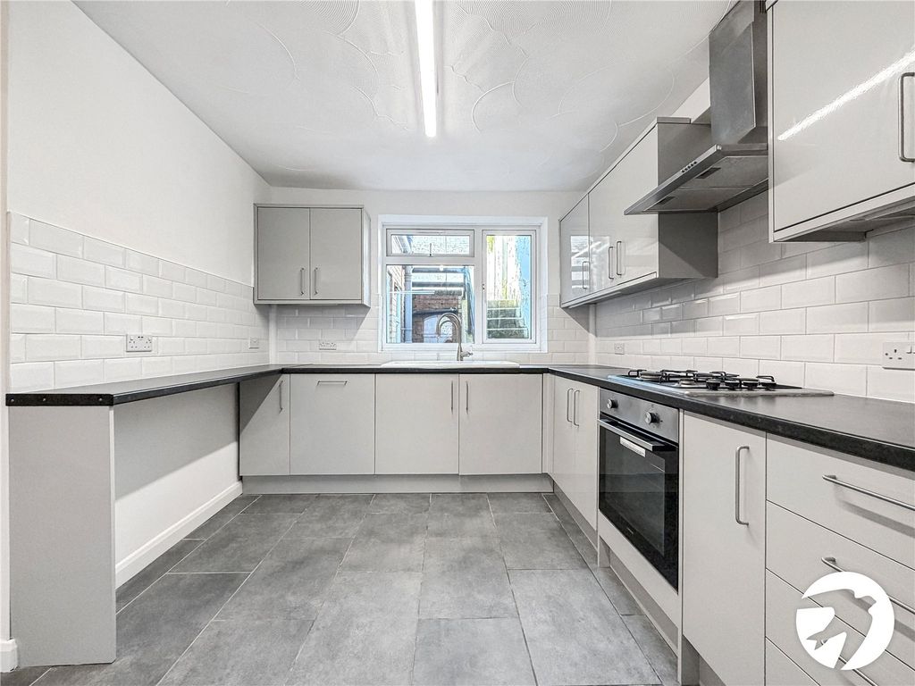 Property photo 2 of 14 Kitchen