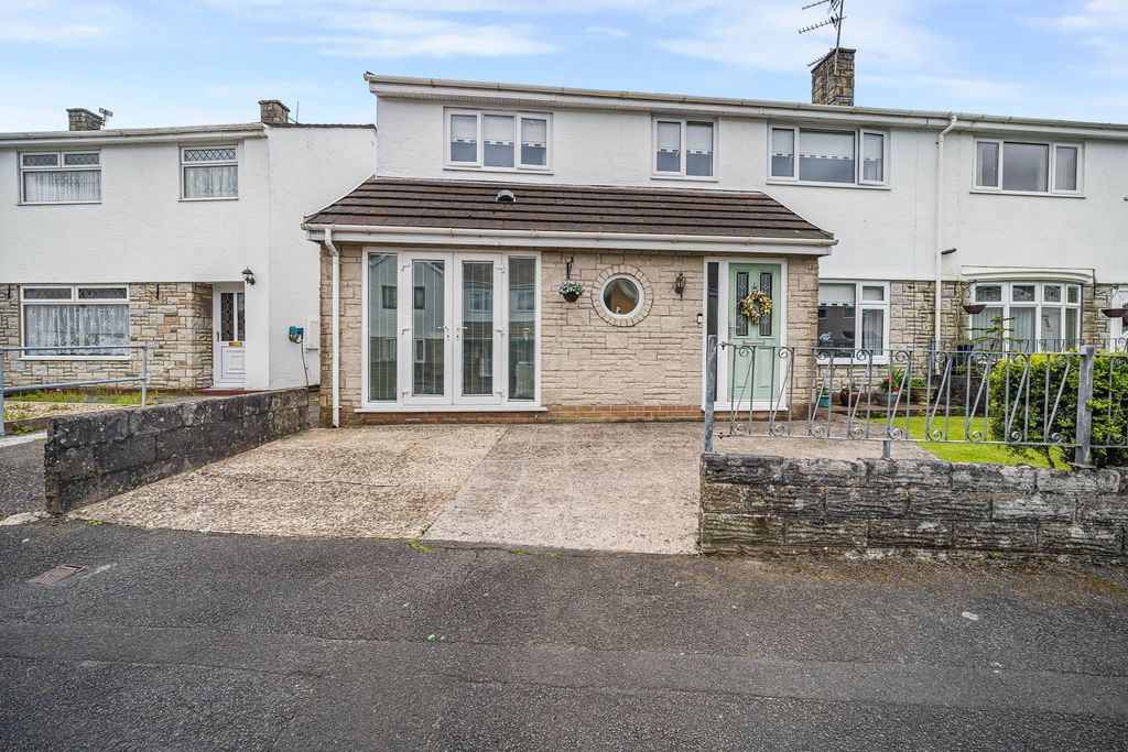 Property photo 1 of 42
