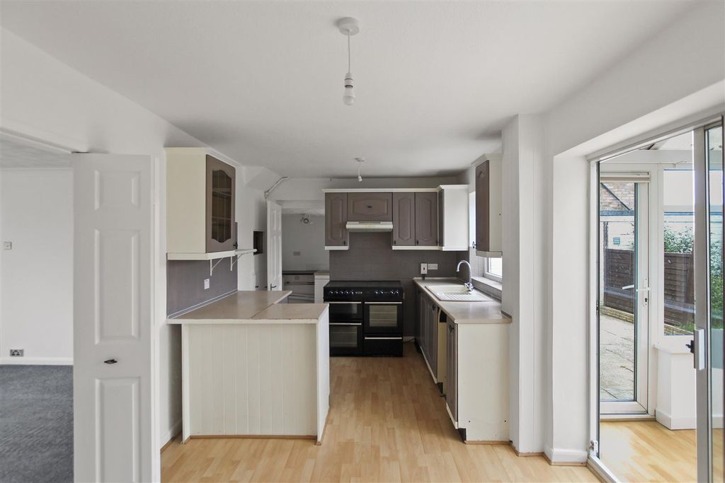 Property photo 2 of 22 Kitchen/Diner