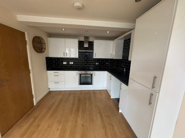 Property photo 3 of 15 Entrance Porch