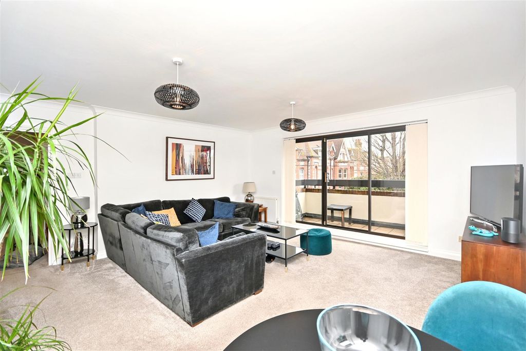 Property photo 2 of 17 Dsc_5774 (1).Jpg