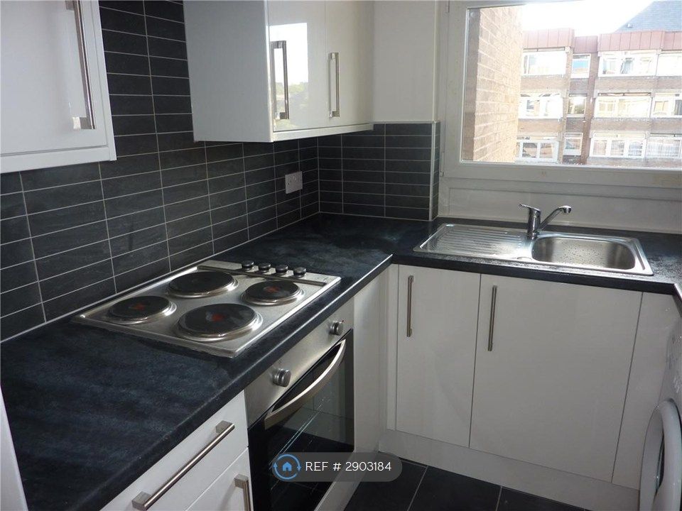 Property photo 1 of 6 Kitchen