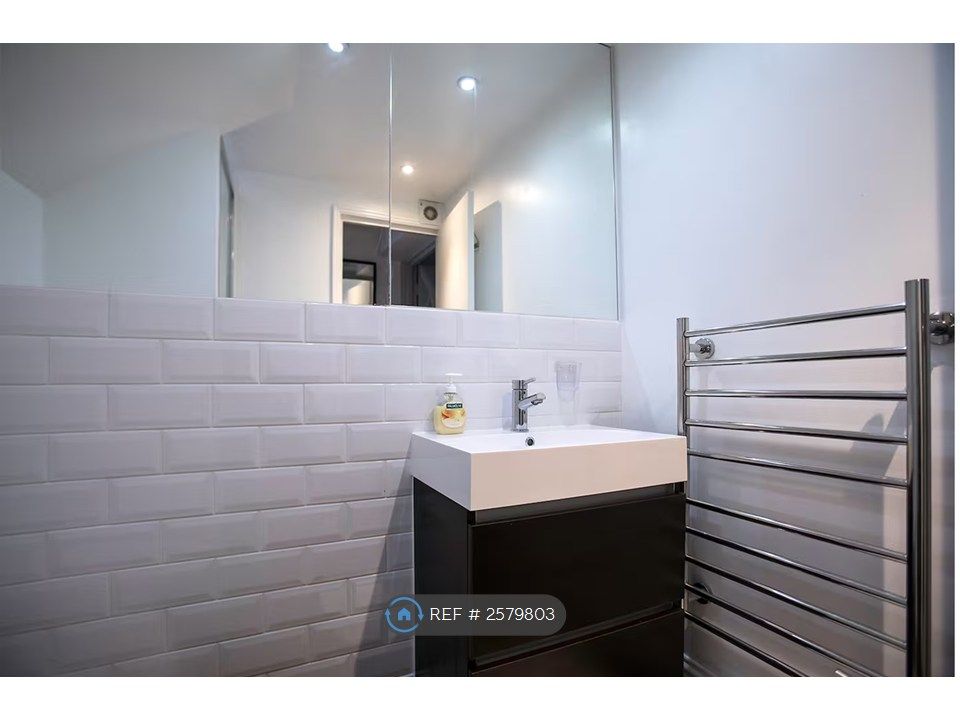 Property photo 1 of 13 Bathroom