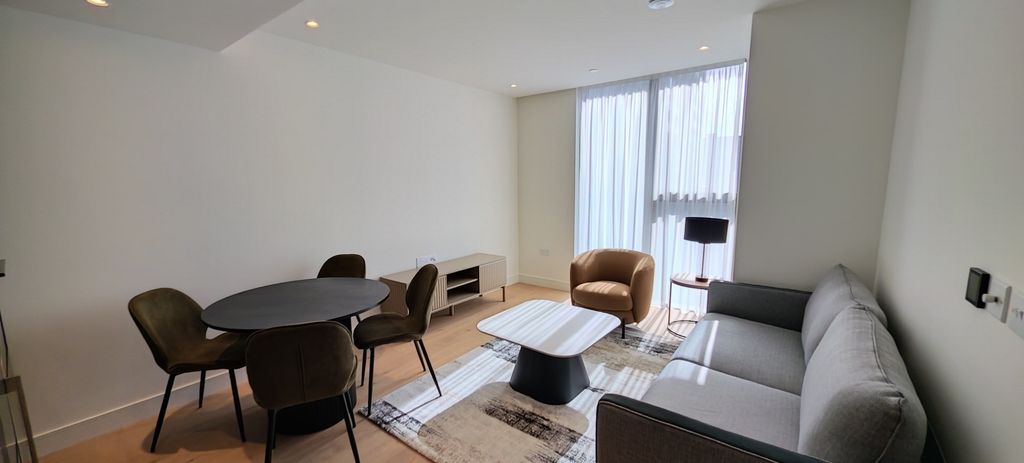 Property photo 3 of 9 Photo 9