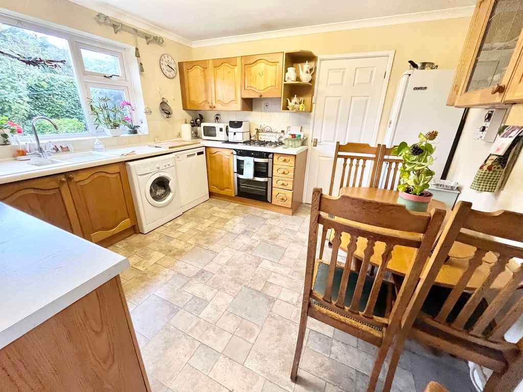 Property photo 2 of 25
