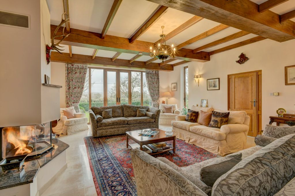 Property photo 3 of 23 Drawing Room