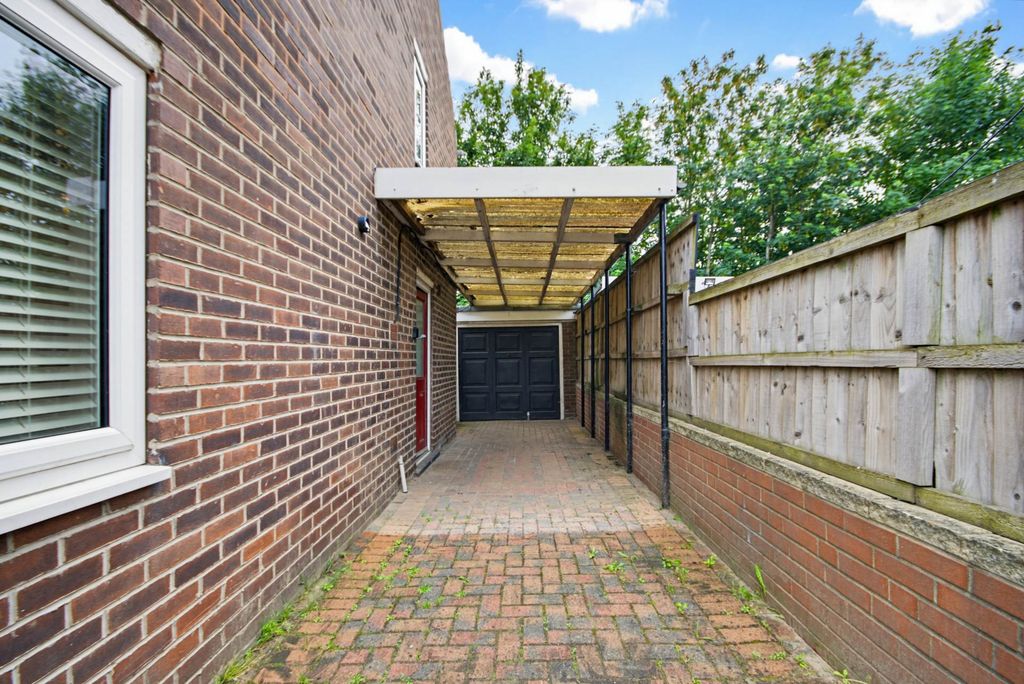 Property photo 3 of 29
