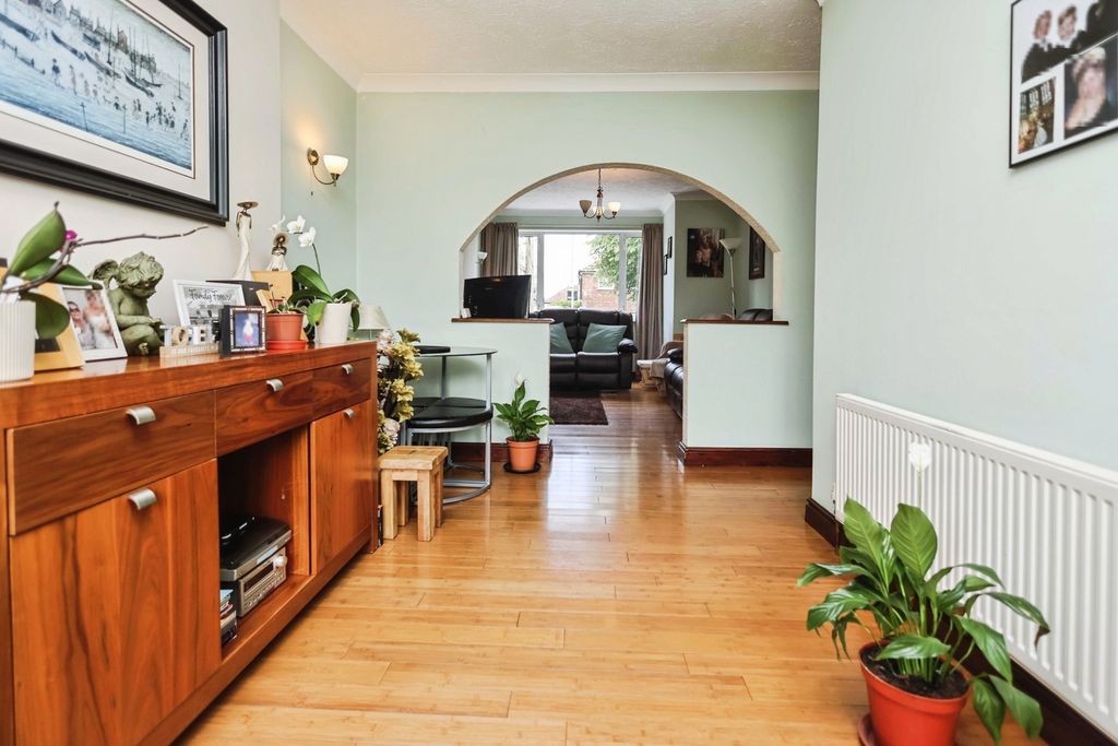 Property photo 3 of 20 Pbox-Img.Jpg