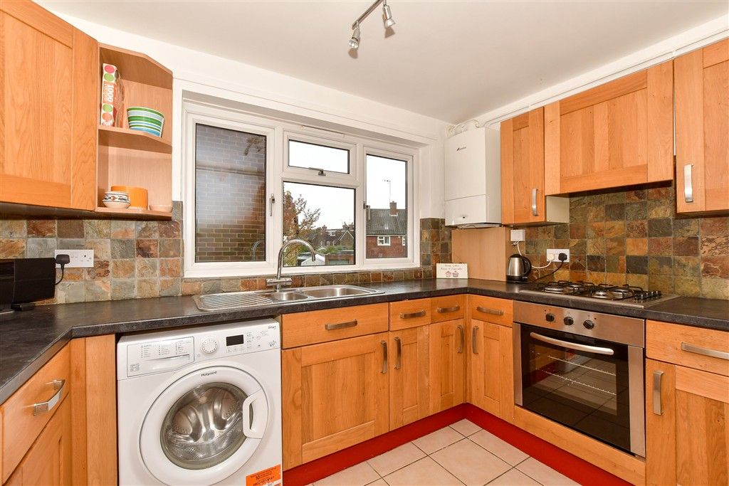 Property photo 2 of 12 Kitchen