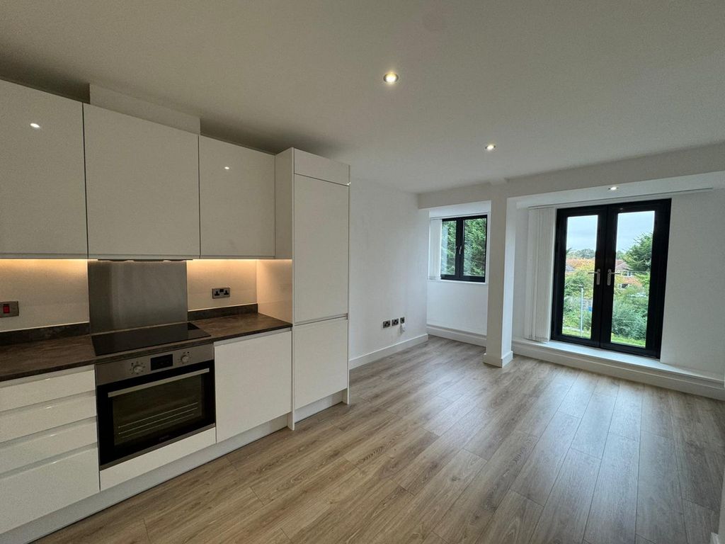 Property photo 2 of 8