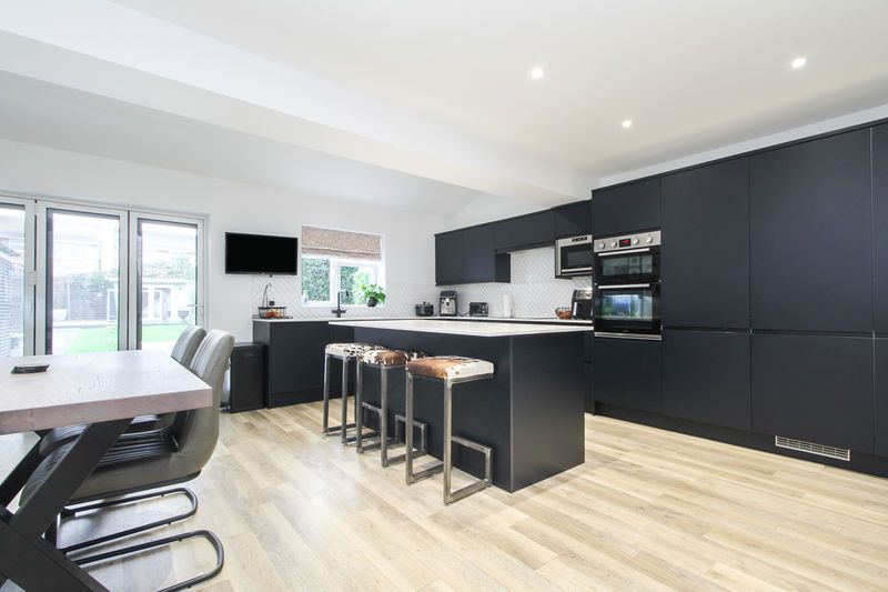 Property photo 2 of 29 Kitchen/Diner