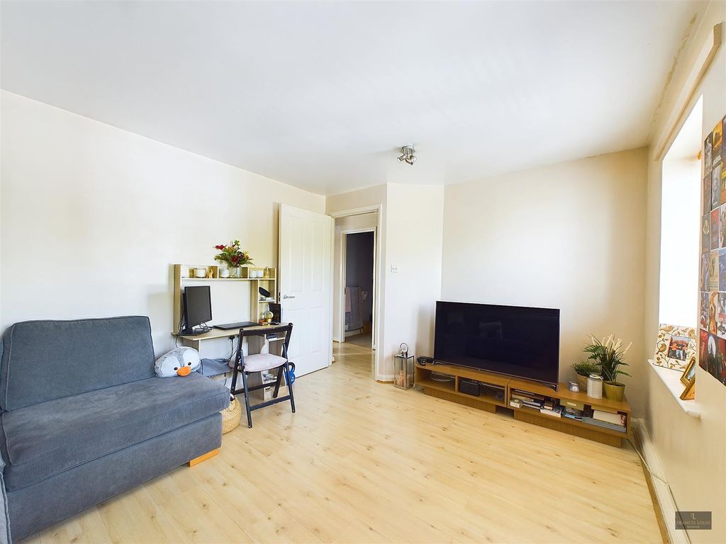 Property photo 3 of 7 Cam02887G0-Pr0198-Still003.Jpg