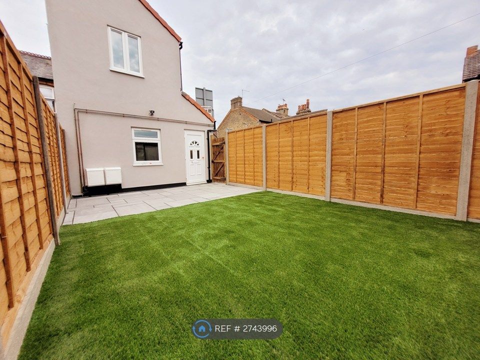 Property photo 2 of 8