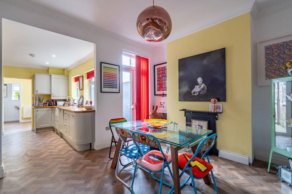 Property photo 3 of 19 Dining Room