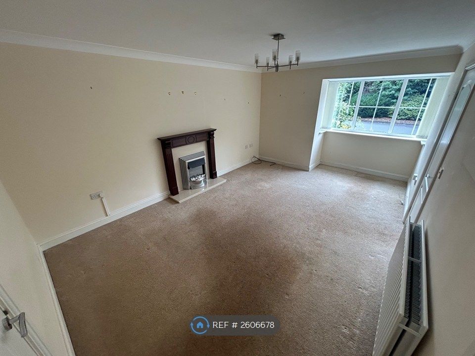 Property photo 2 of 10 Living Room