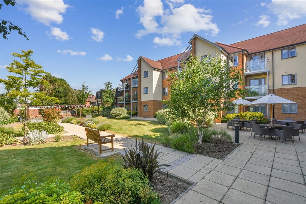 Property photo 1 of 9 06-5E0c9483-1E57-41Df-956B-Be3c2B62F9d1Gcmcs - 16