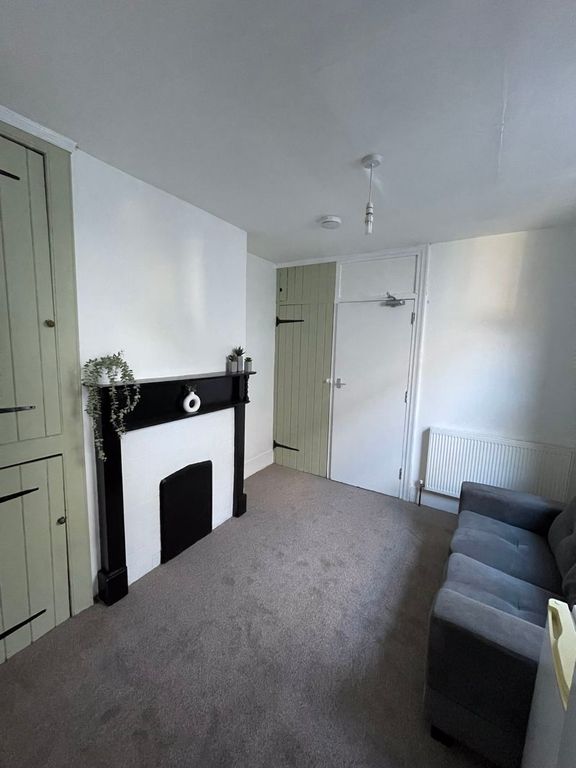 Property photo 3 of 12 Photo 11