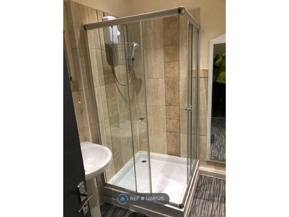 Property photo 3 of 15 Bathroom