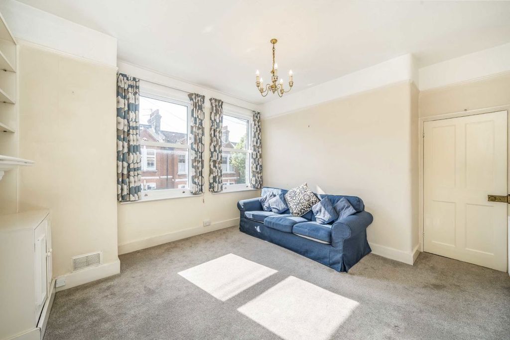 Property photo 3 of 12