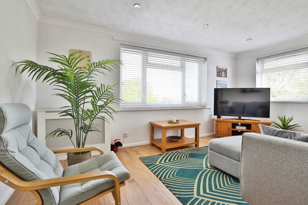 Property photo 2 of 20 Pbox-Img.Jpg