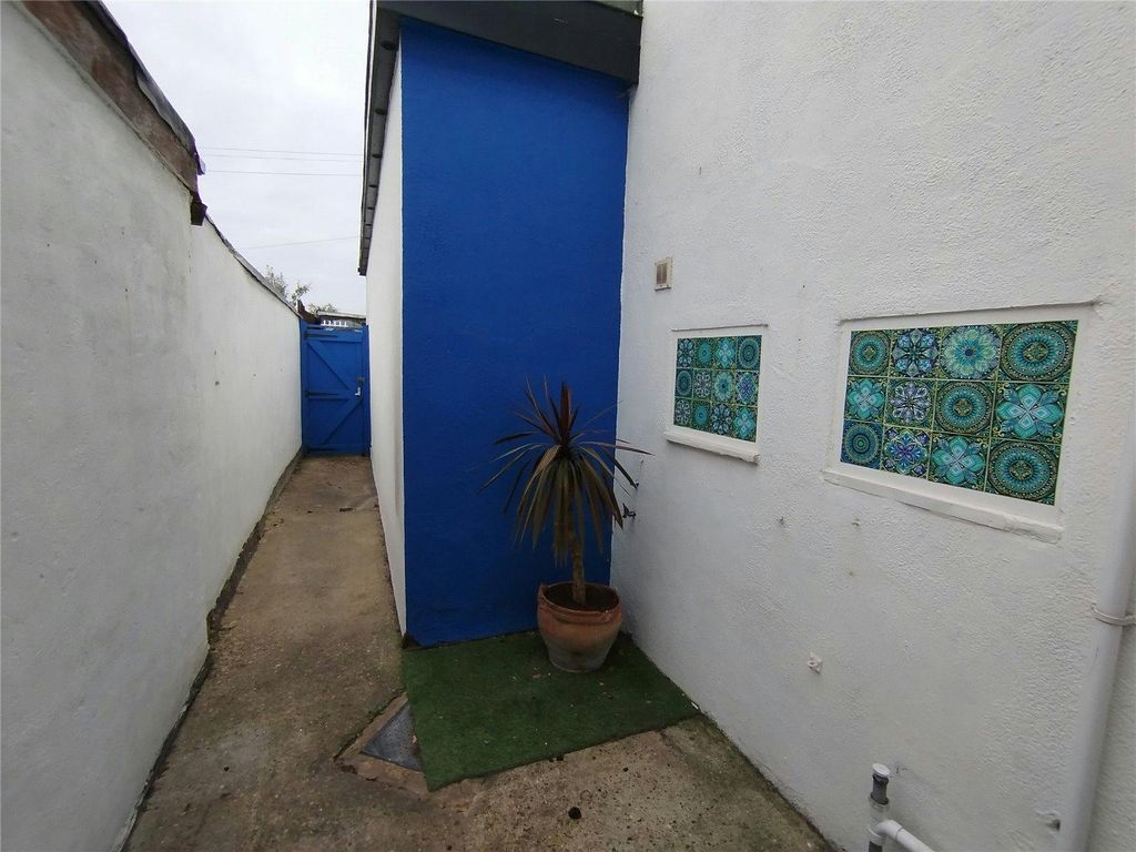 Property photo 3 of 8 Dcm250073_02.Jpg