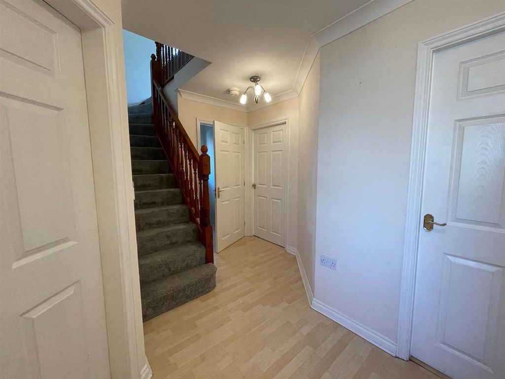 Property photo 2 of 26