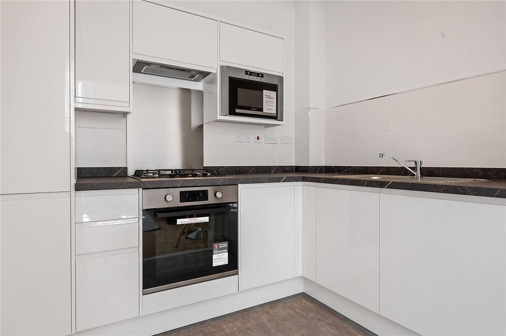 Property photo 2 of 10 Kitchen