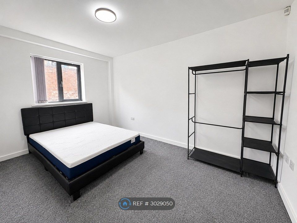 Property photo 3 of 6 Bedroom 1