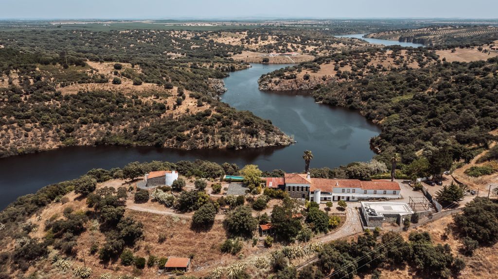 Property photo 1 of 82