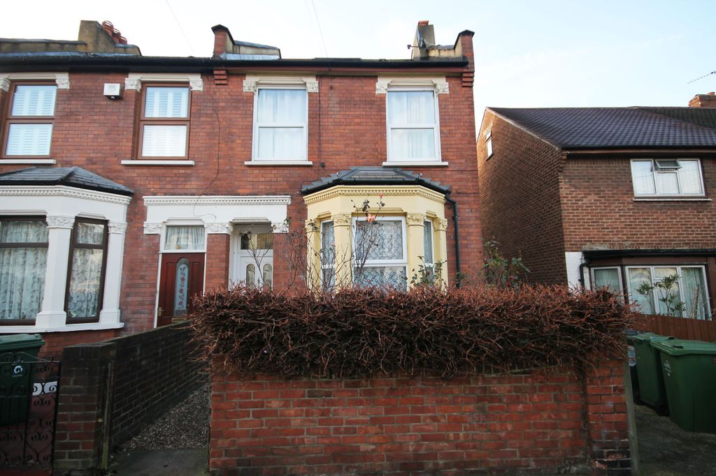 Property photo 1 of 7 External