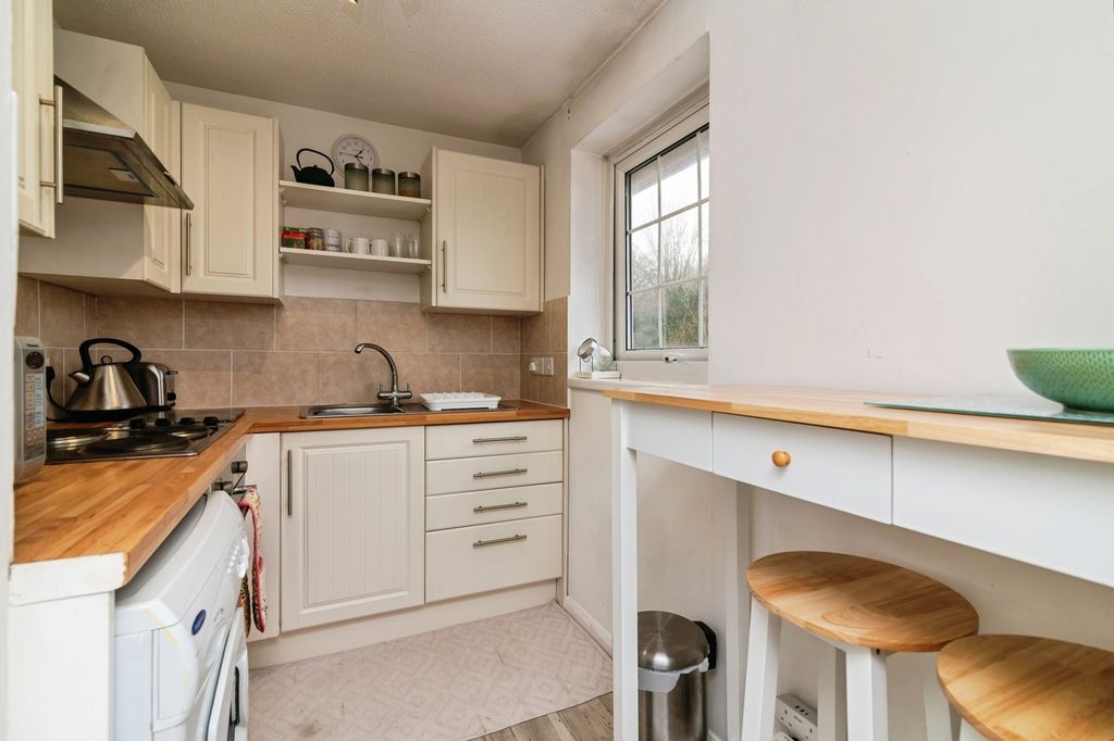 Property photo 3 of 8 Pbox-Img.Jpg