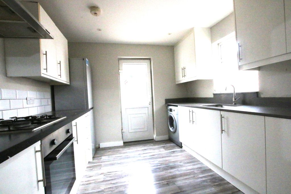Property photo 3 of 11 Img_1492