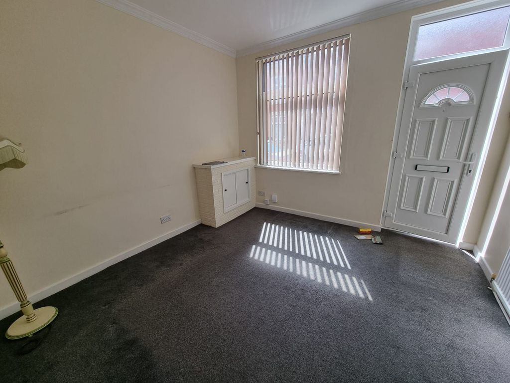 Property photo 2 of 11 Photograph 2