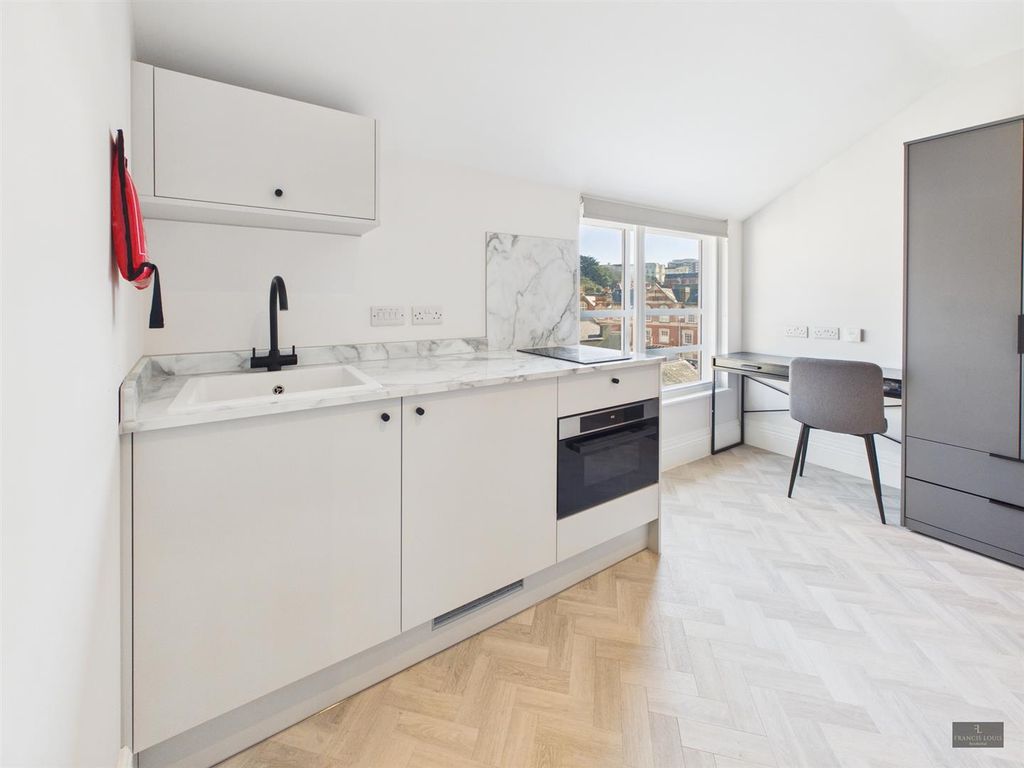 Property photo 2 of 15 Cam02887G0-Pr0626-Still003.Jpg