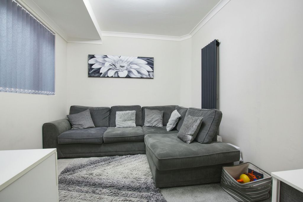 Property photo 2 of 24