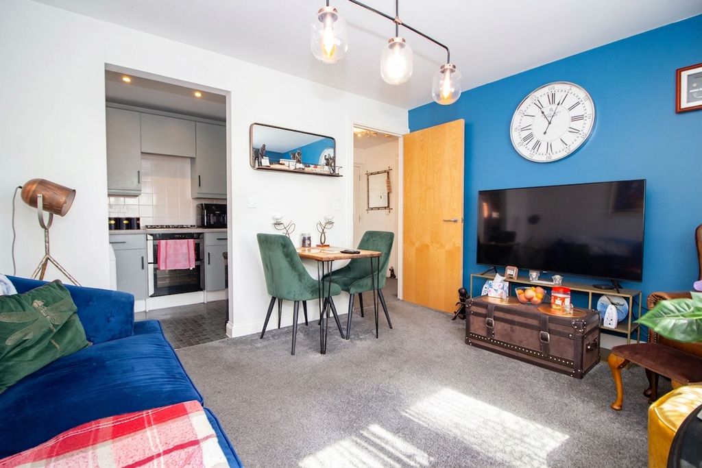 Property photo 3 of 12