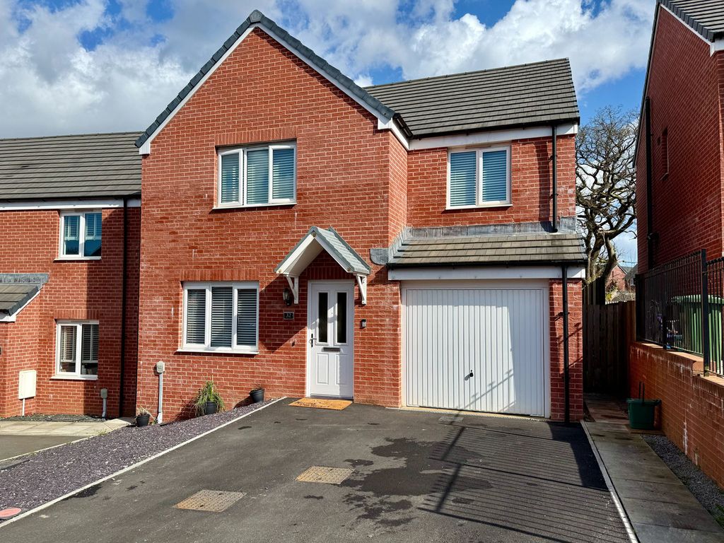 Property photo 1 of 27